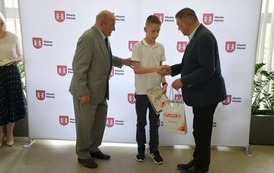 Nagrody dla uczni&oacute;w płońskich szk&oacute;ł podstawowych  (10)