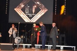Uroczysta gala w sali widowiskowo-kinowej w Miejskim Centrum Kultury w Płońsku.