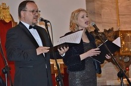 Spiew solist&oacute;w podczas 22. Noworocznego Koncertu Kolęd i Pastorałek w kościele parafii św. Maksymiliana Kolbe