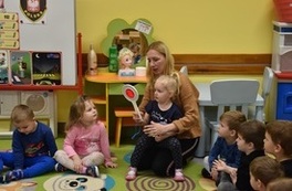 Przedszolaki biorące udział w pogadance 