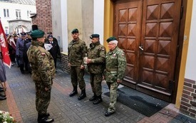 Jednostka Strzelecka 1006 Płońsk oddająca hołd Żołnierzom Wyklętym 