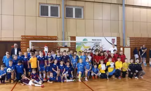 Zdjęcie do Turniej Halowej Piłki Nożnej rocznik 2014 Graj z Mikołajem