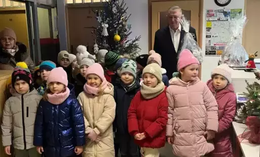 Zdjęcie do Z życzeniami w urzędzie