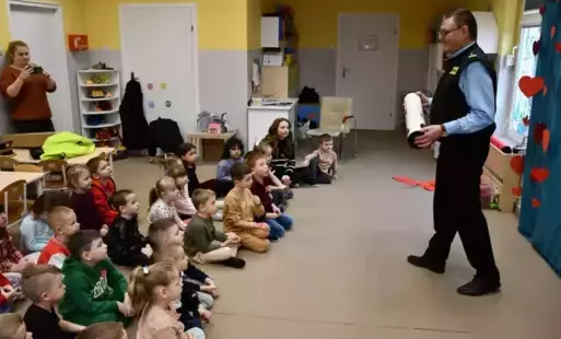 Zdjęcie do #BezpieczneFerie Jak mądrze korzystać z zimowego wypoczynku, zabaw na śniegu i zimowej aury