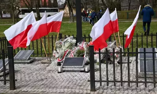 Zdjęcie do OBCHODY 85. ROCZNICY ZBRODNI KATYŃSKIEJ ORAZ 15. ROCZNICY KATASTROFY SMOLEŃSKIEJ