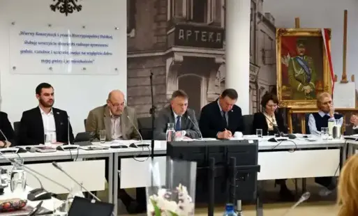 Zdjęcie do Stanowisko w sprawie wyrażenia poparcia dla realizacji, przedstawionego przez PKP Intercity S.A., planu rozwoju sieci połączeń kolejowych, obejmującego relację Warszawa-Gdynia przez Sierpc - z uwzględnieniem Płońska 