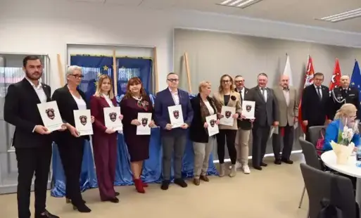 Zdjęcie do Sesja pełna uznania &ndash; wyr&oacute;żnienia dla radnych, pracownik&oacute;w Urzędu i ludzi kultury