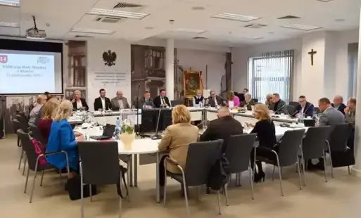 Zdjęcie do Miasto Płońsk pomoże szpitalowi