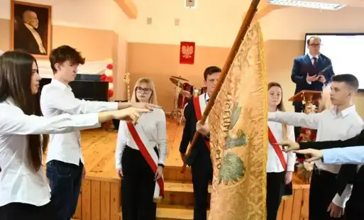 Zdjęcie do Dzień Patrona w I LO im. Henryka Sienkiewicza w Płońsku z udziałem burmistrza Andrzeja Pietrasika
