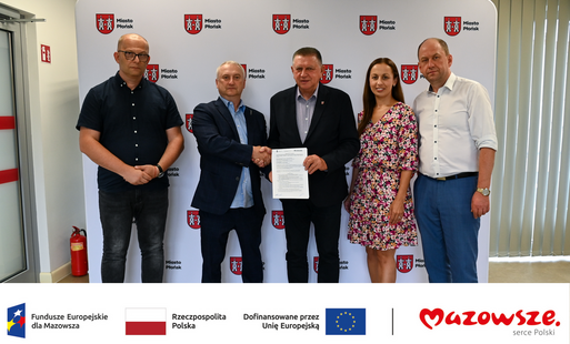 Zdjęcie do Szkoły bez barier w Płońsku. Burmistrz podpisał umowy na modernizację &bdquo;Jedynki&rdquo;, &bdquo;Dw&oacute;jki&rdquo; i &bdquo;Tr&oacute;jki&rdquo;
