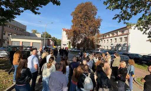 Zdjęcie do Ćwiczenia ewakuacyjne w Urzędzie Miejskim w Płońsku