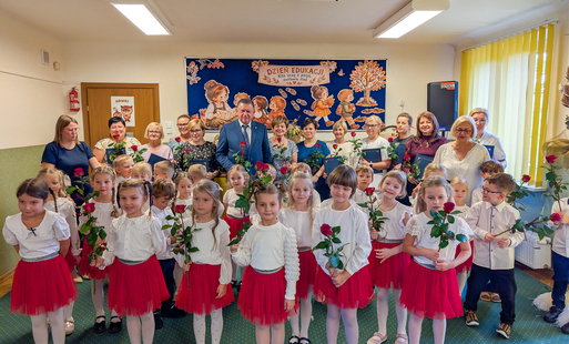 Zdjęcie do Dzień Edukacji Narodowej - występy w Przedszkolach Nr 2 i 3