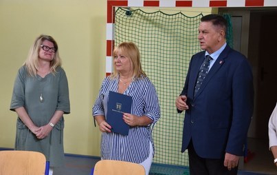 Zdjęcie do Powierzenie stanowiska dyrektora SP4 Marzannie Szacherskiej