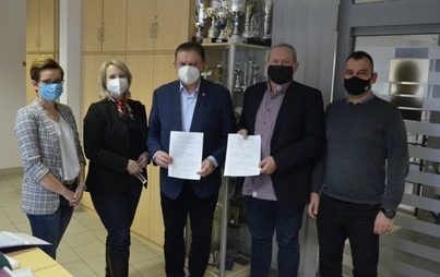 Zdjęcie do Podpisano umowy o realizację zadań publicznych w ramach ustawy o działalności pożytku publicznego i o wolontariacie