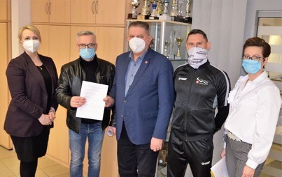 Zdjęcie do Podpisanie umowy na realizację zadania publicznego w ramach ustawy o działalności pożytku publicznego i o wolontariacie