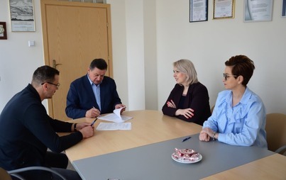 Zdjęcie do Podpisanie umowy z Football School Płońsk