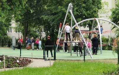Zdjęcie do Nowy plac zabaw przy SP nr 4 w Płońsku 