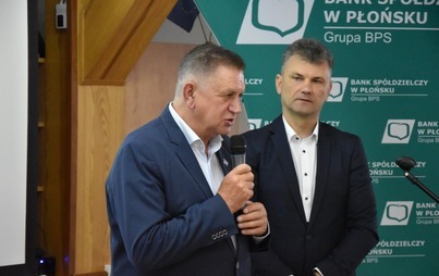 Zdjęcie do Wręczenie pamiątkowych medali Pracownikom Banku Sp&oacute;łdzielczego w Płońsku