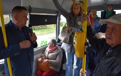 Zdjęcie do Przejażdżka Klubu Seniora autobusem elektrycznym