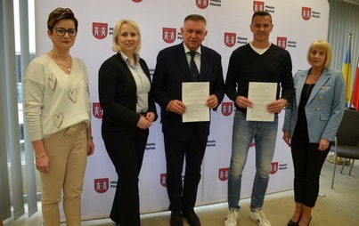 Zdjęcie do  Podpisanie um&oacute;w z wyłonionymi zwycięzcami