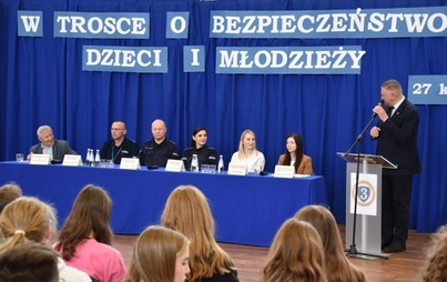 Zdjęcie do  Konferencja pt. "W trosce o bezpieczeństwo dzieci i młodzieży" 