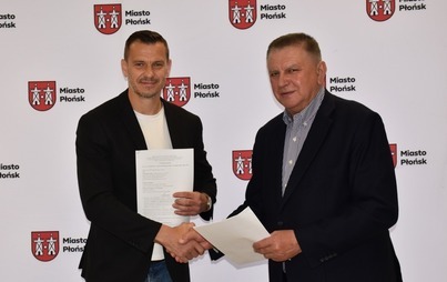 Zdjęcie do Podpisanie umowy w ramach tzw. "pożytku publicznego"