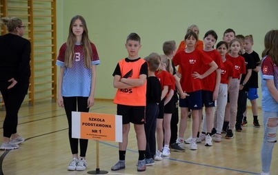 Zdjęcie do "Od zabawy do sportu"