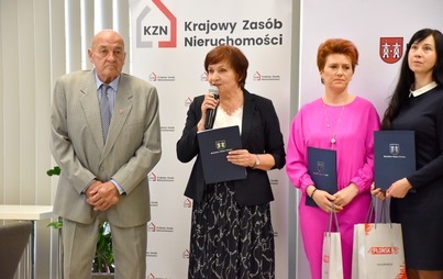 Zdjęcie do Listy gratulacyjne dla pracownik&oacute;w Miejskiej Biblioteki Publicznej w Płońsku