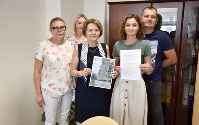 Zdjęcie do Podpisanie umowy na realizację roboty budowlanej