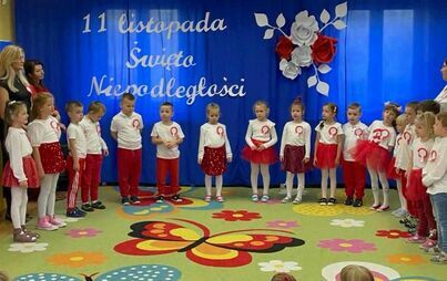 Zdjęcie do Miejskie obchody Święta Niepodległości w Przedszkolu Nr 5 im. Jasia i Małgosi w Płońsku