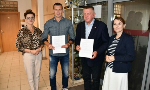 Zdjęcie do Podpisanie umowy z pożytku publicznego w zakresie wspierania i upowszechniania kultury fizycznej