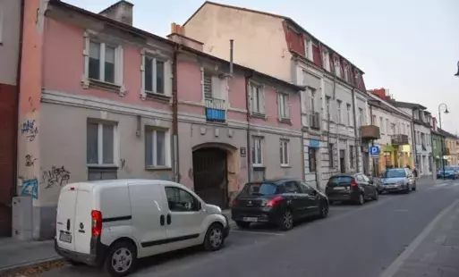 Zdjęcie do Przebudowa dw&oacute;ch zabytkowych kamienic przy ul. Zduńskiej 2 i przy Placu 15 Sierpnia 5