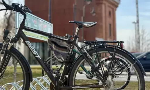 Zdjęcie do Stojaki dla rower&oacute;w od Banku Sp&oacute;łdzielczego w Płońsku