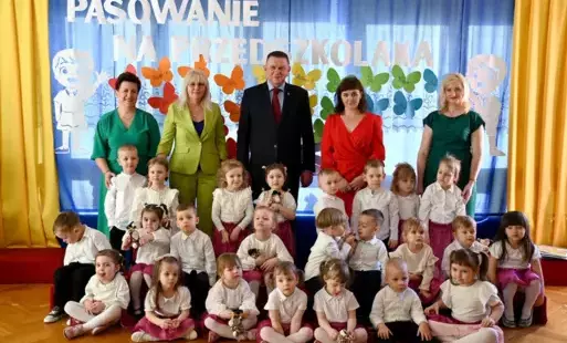 Zdjęcie do Uroczyste pasowanie na przedszkolaka w Przedszkolu nr 2 im. Kubusia Puchatka w Płońsku