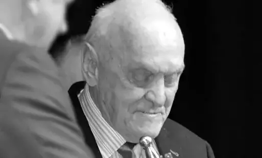 Zdjęcie do Z głębokim żalem informujemy o śmierci śp. dr Janusza Dąbrowieckiego