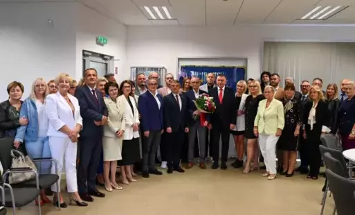 Zdjęcie do Pożegnanie dyrektora Szkoły Podstawowej nr 4 im. Papieża Jana Pawła II w Płońsku Marzanny Szacherskiej oraz Prezesa PGK Dariusza Matuszewskiego