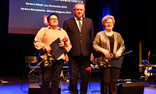 Zdjęcie do Uroczystość z okazji Dnia Edukacji Narodowej
