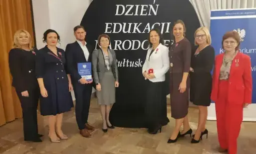 Zdjęcie do Medale i nagrody dla nauczycieli z Płońska i regionu