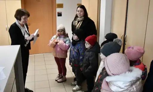 Zdjęcie do Dzieci z Przedszkola Nr 4 Pod zielonym listkiem w Płońsku z wizytą w urzędzie