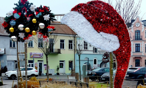 Zdjęcie do Nowa iluminacja już zachwyca mieszkańc&oacute;w &ndash; dziś Płońskie Mikołajki!