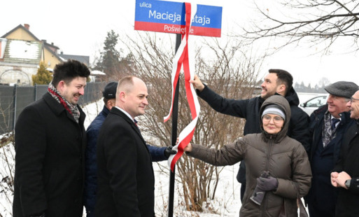Zdjęcie do Ulica im. Macieja Rataja oficjalnie odsłonięta w Poświętnem