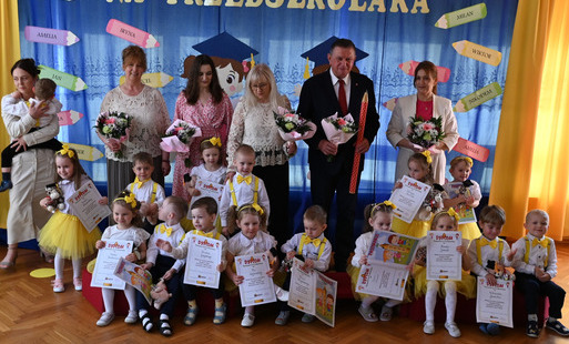 Zdjęcie do Pasowanie na przedszkolaka w Przedszkolu Przyjaci&oacute;ł Kubusia Puchatka