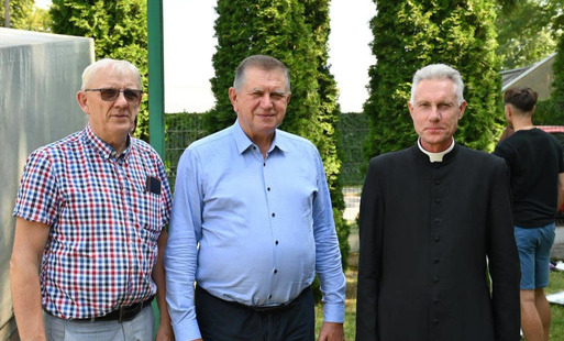 Zdjęcie do Pielgrzymi zatrzymali się w Strachowie