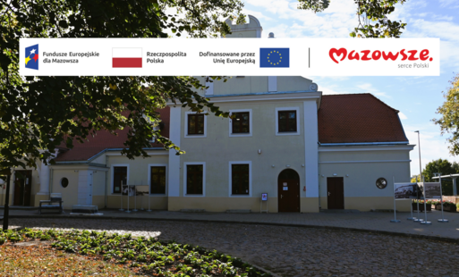 Zdjęcie do Przy Muzeum Ziemi Płońskiej oraz Planetarium i Obserwatorium Astronomicznym rozkwitnie 900 krzew&oacute;w r&oacute;ż
